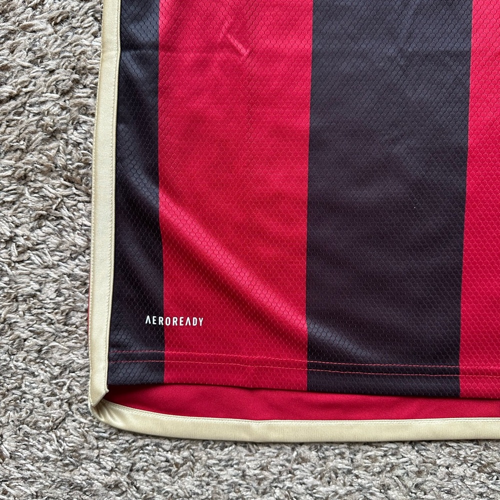 Atlanta United FC MLS Soccer Jersey Adidas Men's Large Red Black Slim Fit NEW - Picture 3 of 13